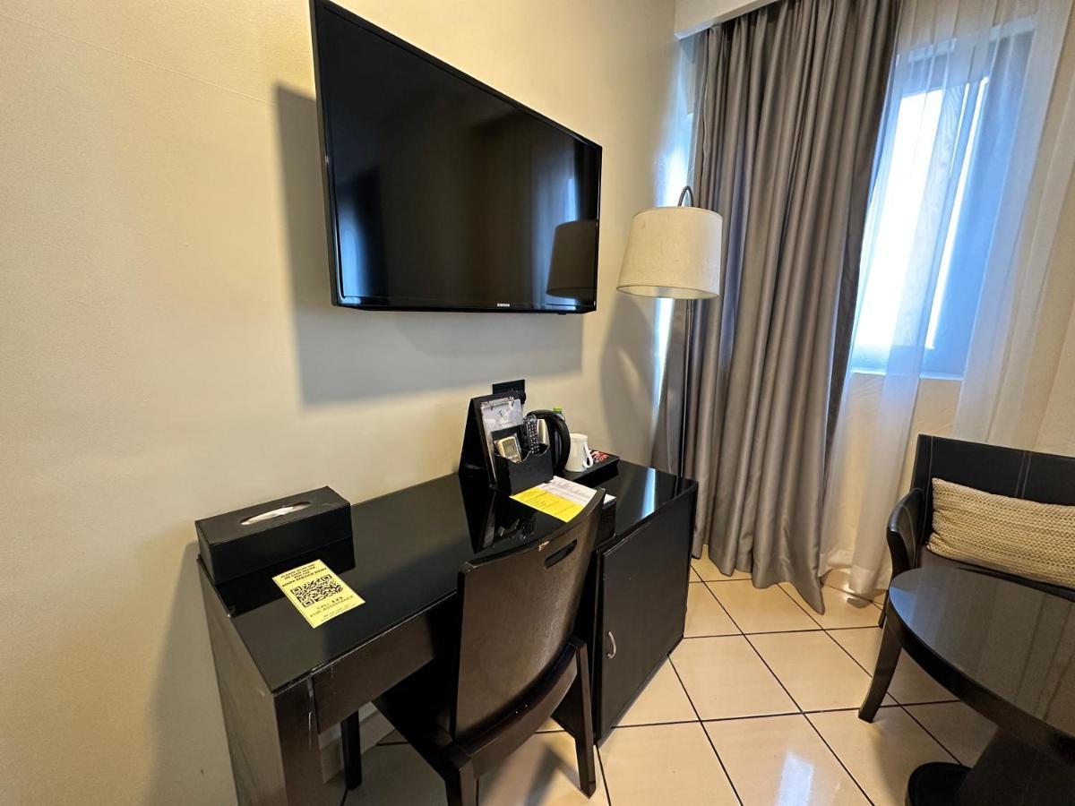 Oak Plaza Hotels East Airport Accra Exterior photo