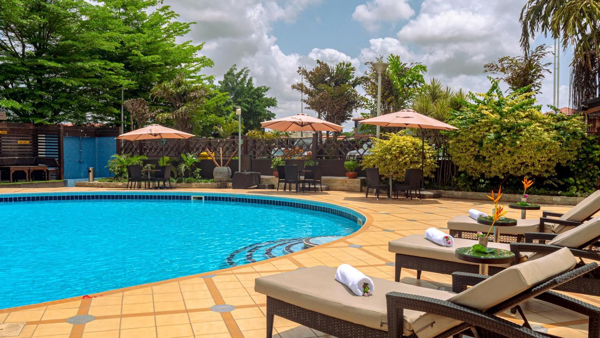 Oak Plaza Hotels East Airport Accra Exterior photo