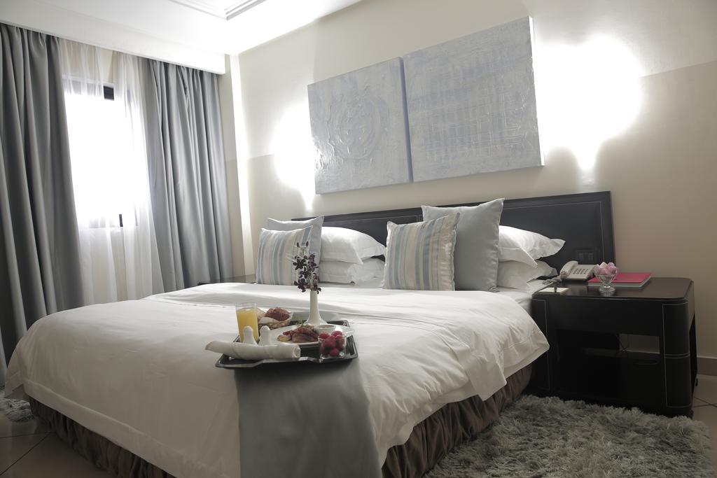Oak Plaza Hotels East Airport Accra Room photo